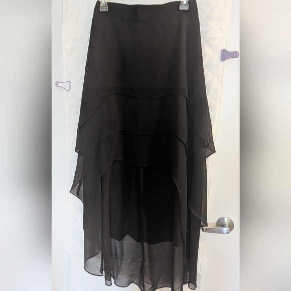 Black tiered high low skirt - Picture 4 of 4